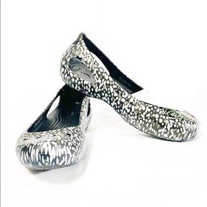 Crocs Kadee graphic flats